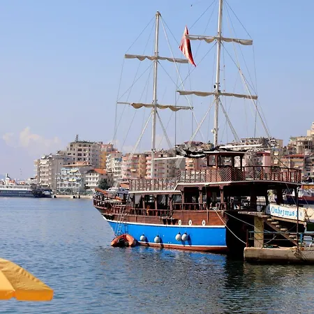 Luxury Seafront Apartment Sarandë