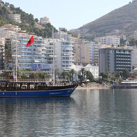 Luxury Seafront Apartment *