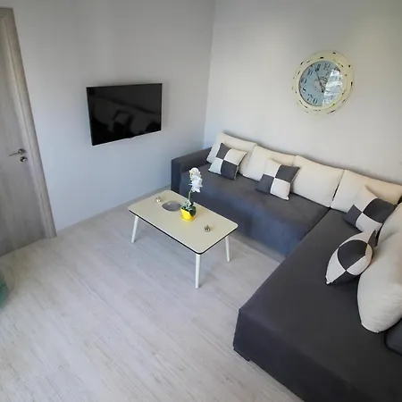 Luxury Seafront Apartment